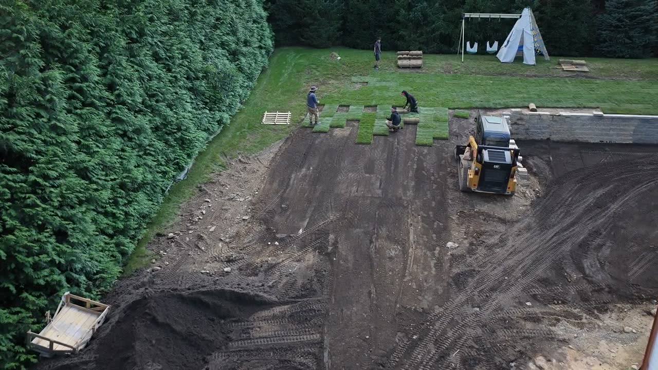 5:10 p.m. — green spreading from the edges